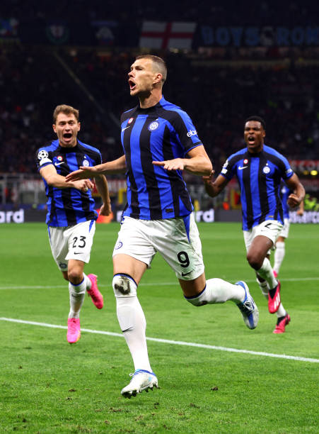 更展示了他 更展示了他